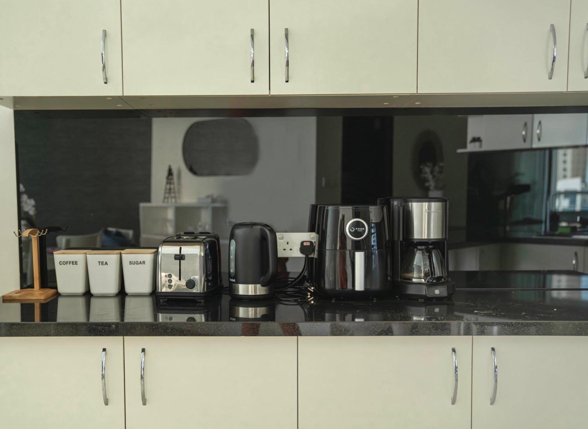 Relaxing 2Br Haven In Dubai Marina Perfect Location & Amenities Appartement Buitenkant foto